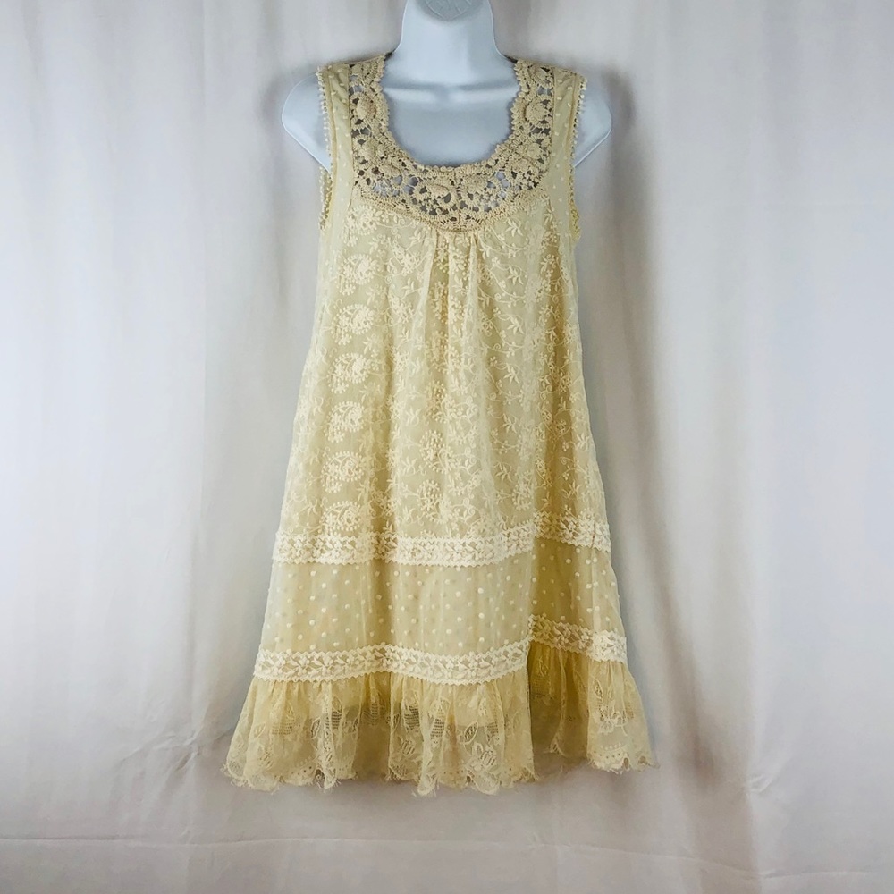 Hazel tiered lace sleeveless dress M